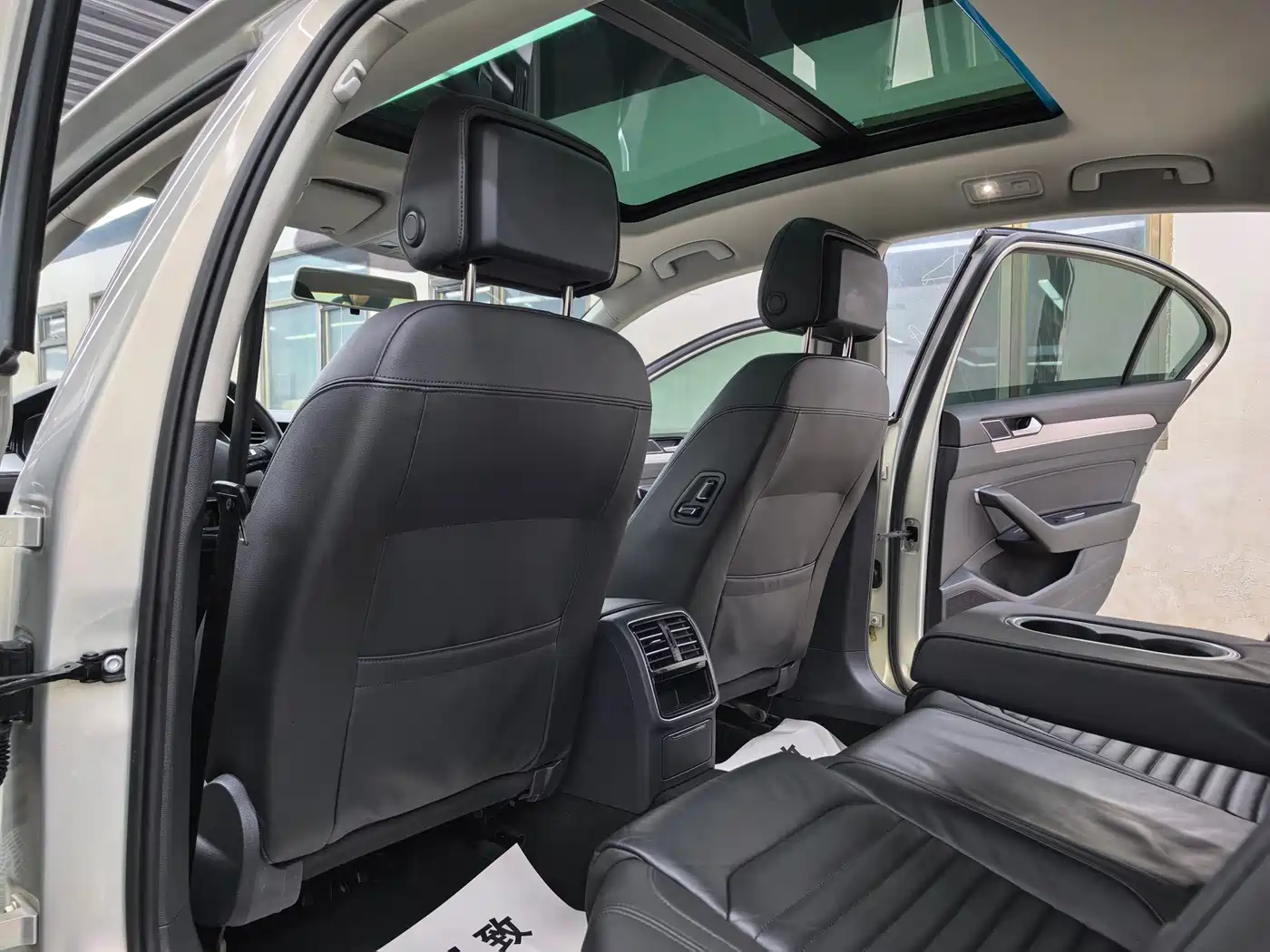 Volkswagen Magotan 2017 330TSI DSG Leading фото 11
