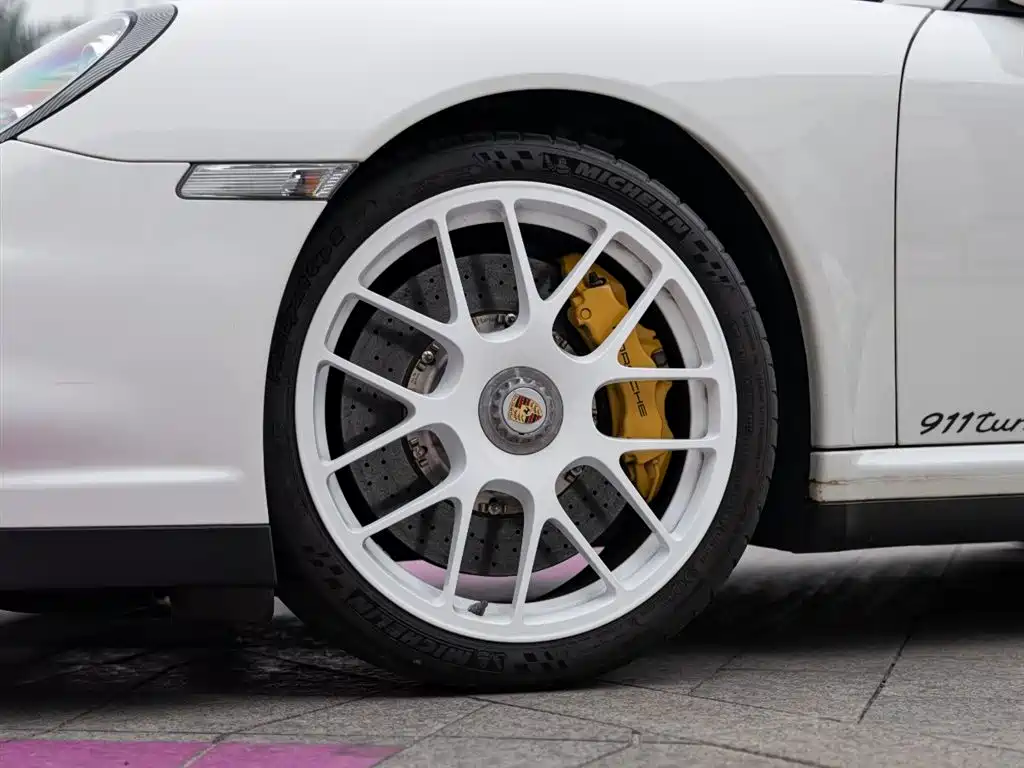 Porsche 911 2010 Turbo 3.8T фото 7