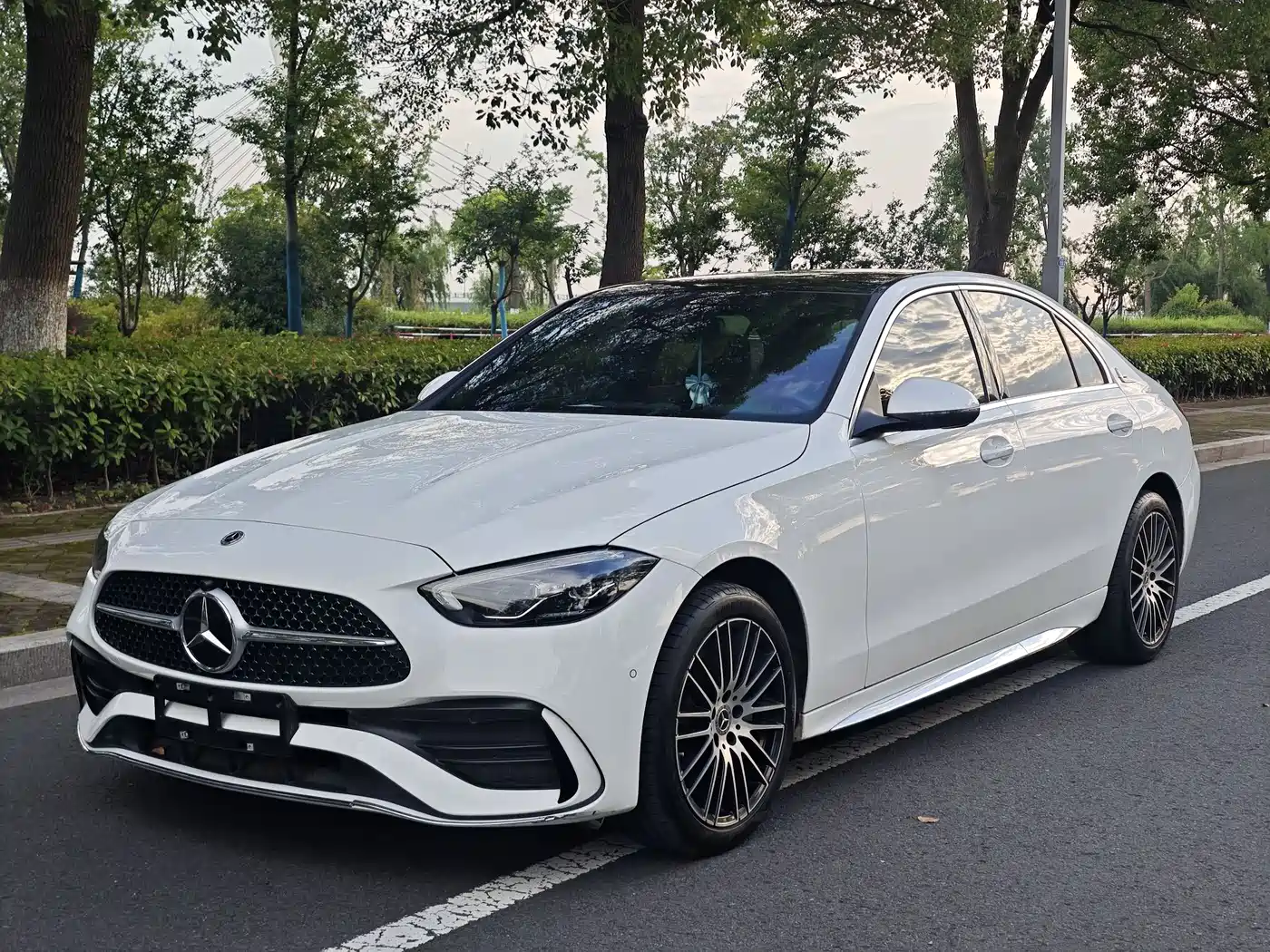 Mercedes-Benz C-Class 2024 C 260 L Sport фото 3