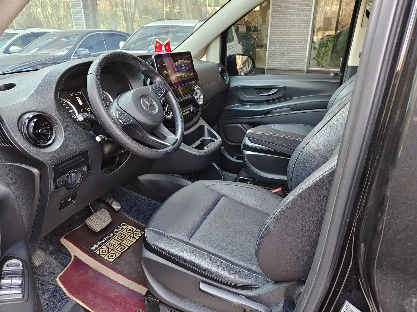 Mercedes-Benz Vito 2021 2.0T Elite 7-Seater фото 4