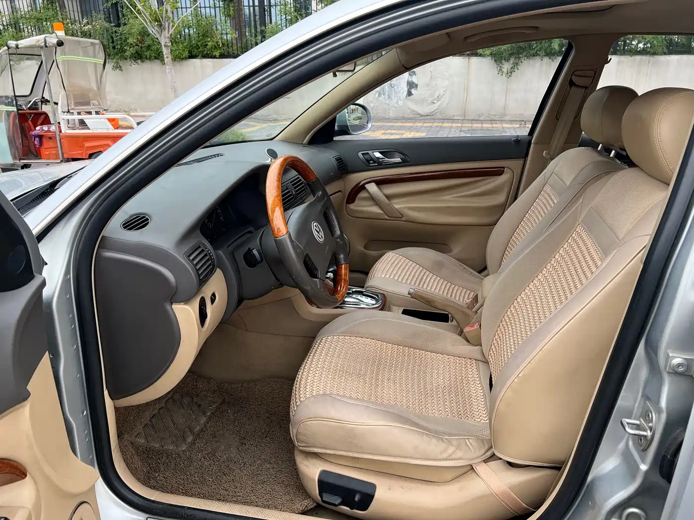 Volkswagen Passat Lingyu 2007 1.8T Automatic Luxury фото 10