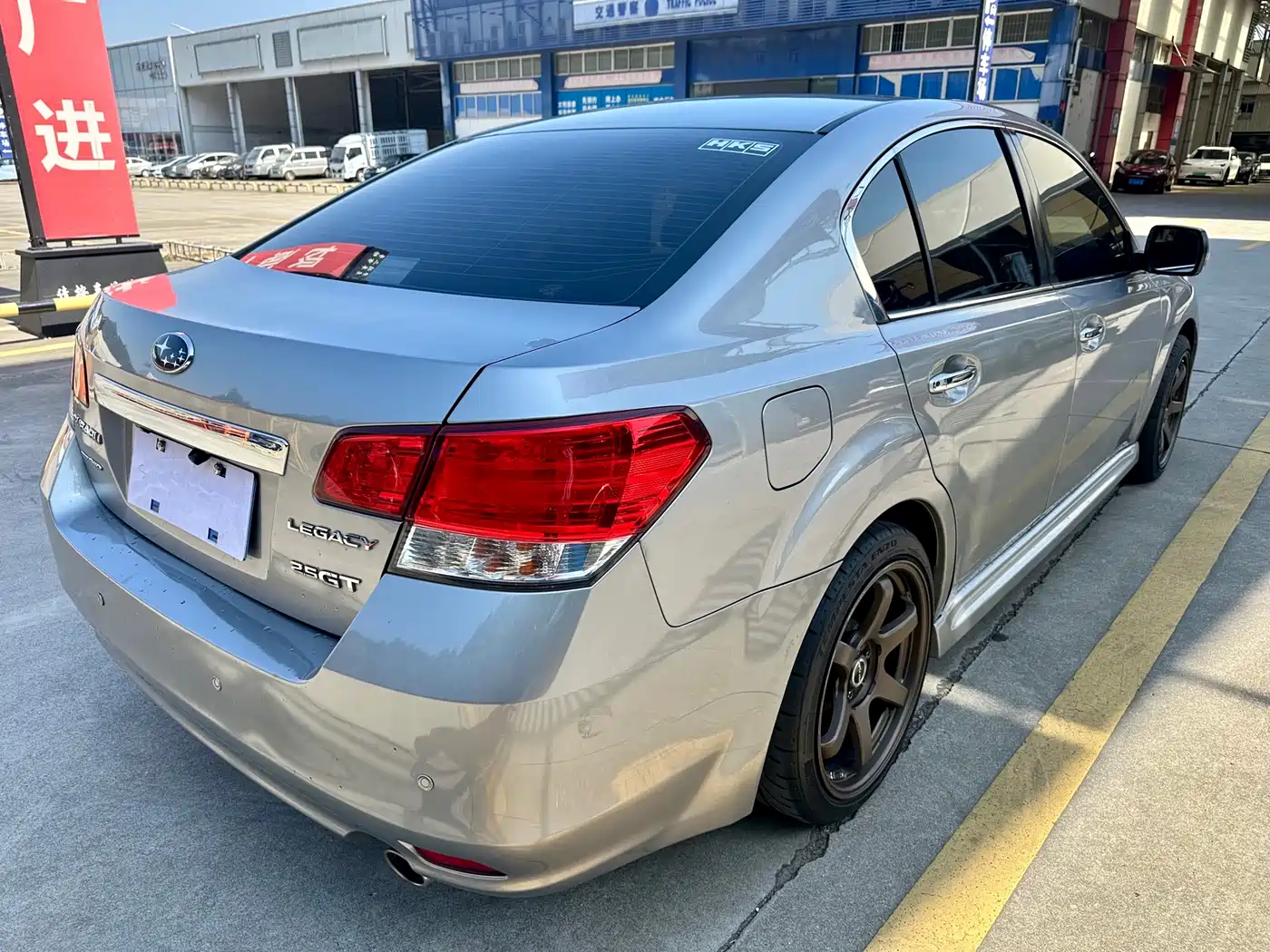 Subaru Legacy 2010 2.5GT Luxury Navigation Edition фото 7