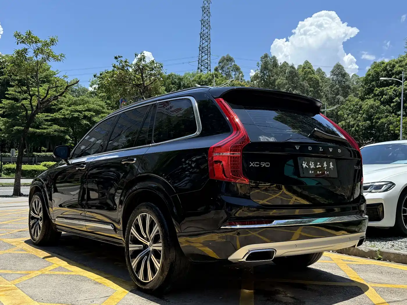 VOLVO XC90