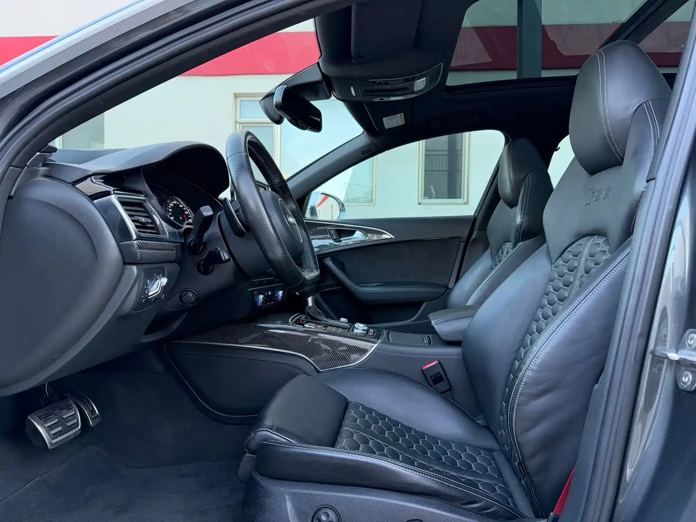 Audi RS 6 2016 RS 6 4.0T Avant фото 10