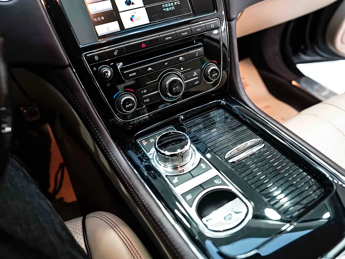 Jaguar XJ 2013 XJL 5.0 SC Ultimate Genesis Edition 5-seater фото 19