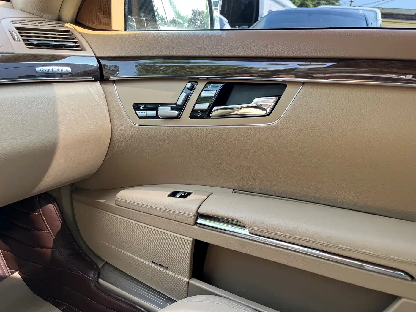 Mercedes-Benz S-Class 2012 S 300 L Luxury Grand Edition фото 28