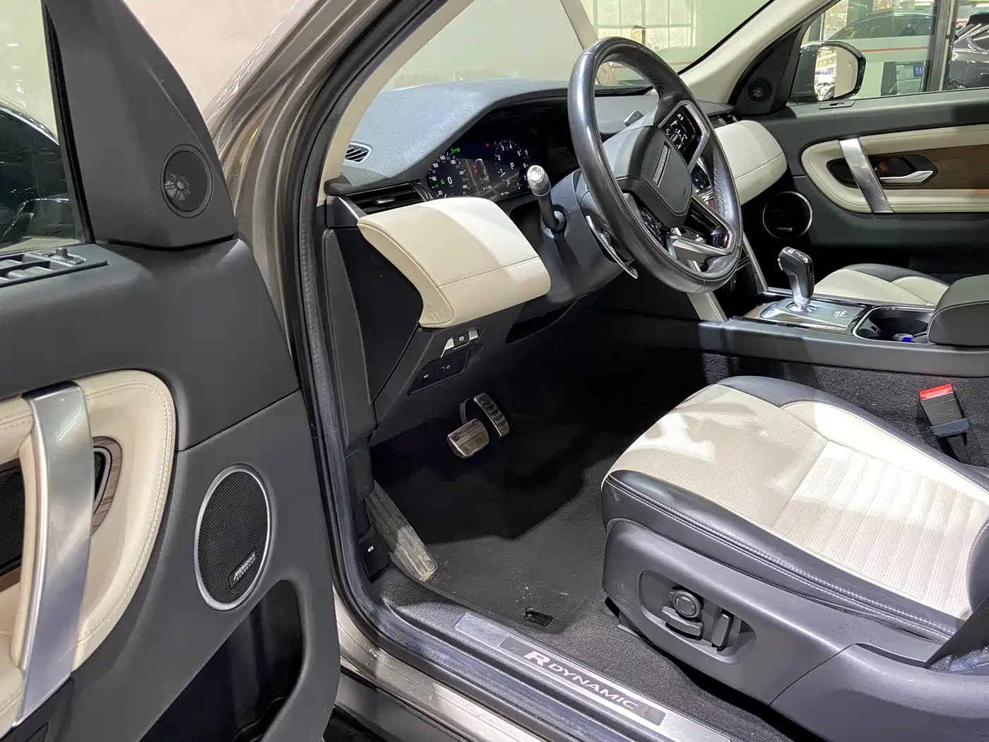 Photo 5 - Land Rover Discovery Sport