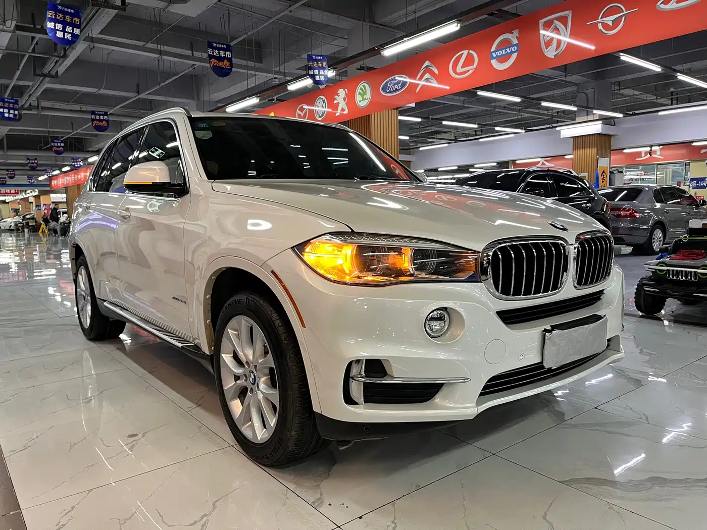 BMW X5 (Import) 2014 xDrive35i Leading фото 6