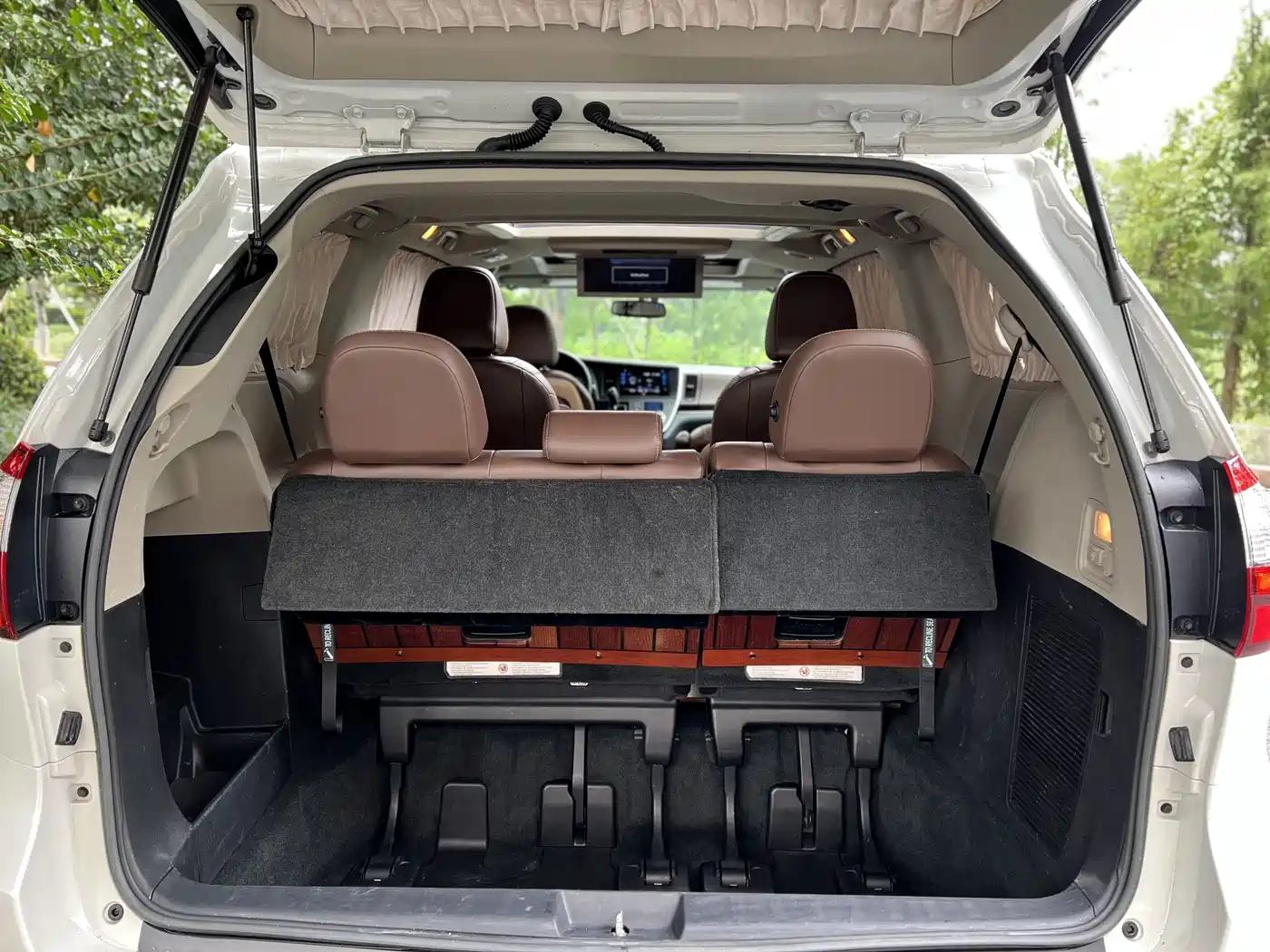 Toyota Sienna 2015 3.5L 2WD LE фото 9