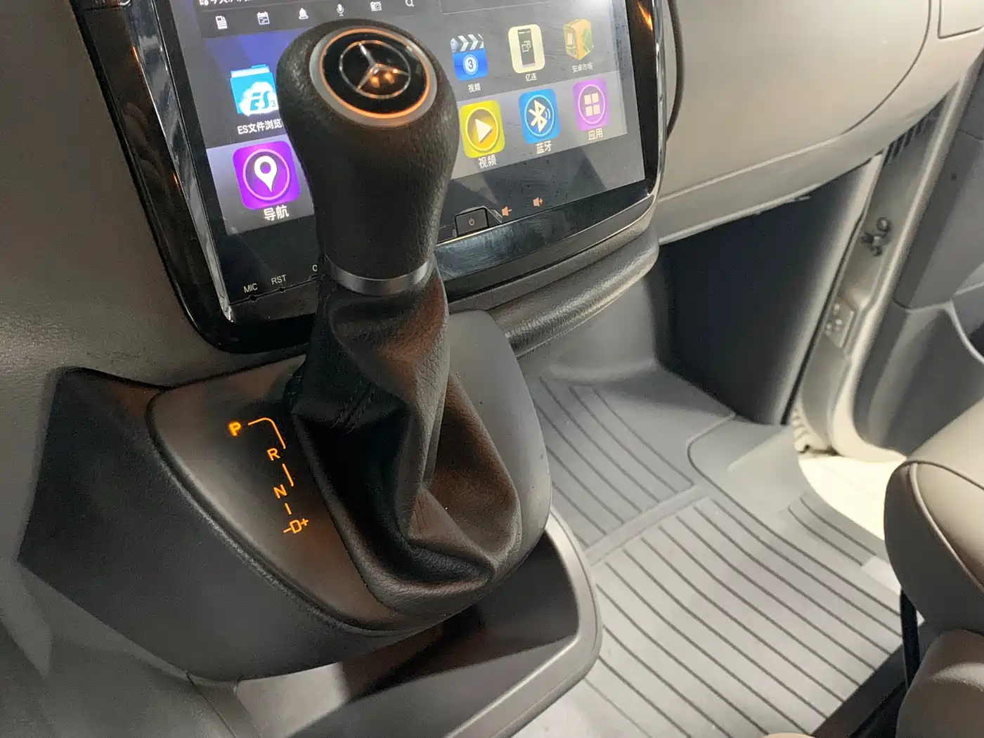 Mercedes-Benz Vito 2011 2.5L Elite Edition фото 15