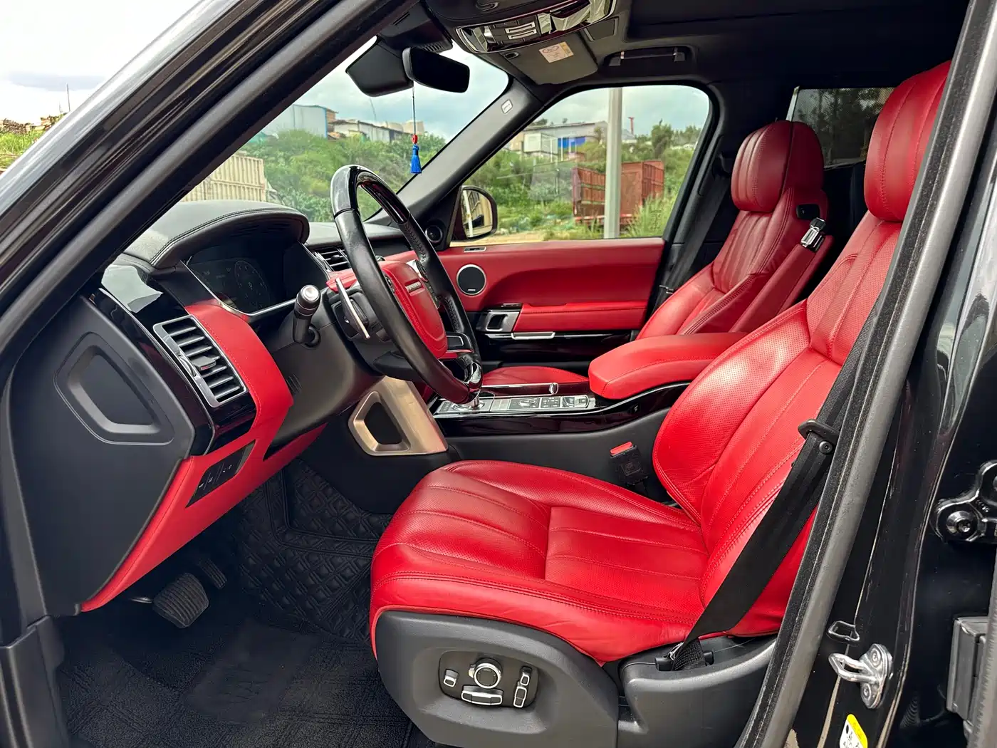 LAND ROVER RANGE ROVER