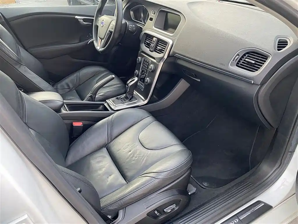 Volvo V40 2013 2014 2.0T Zhiya Edition