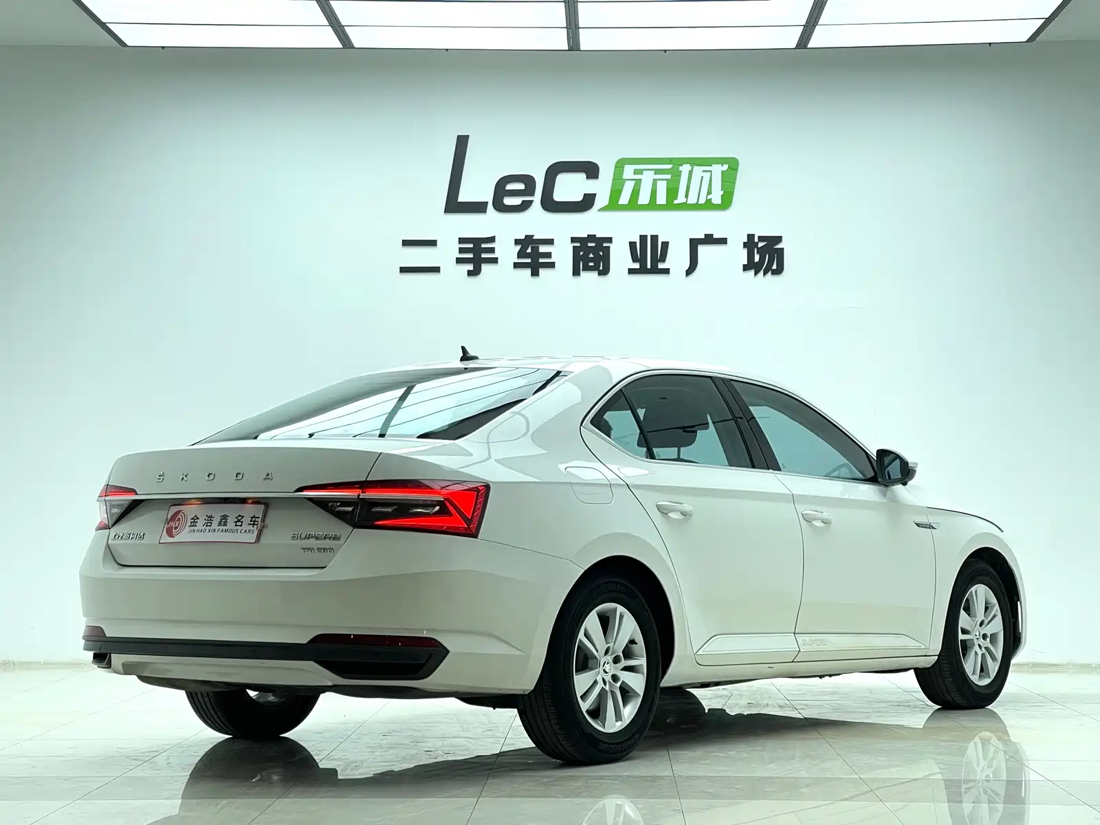 Фото 20 - Škoda Superb