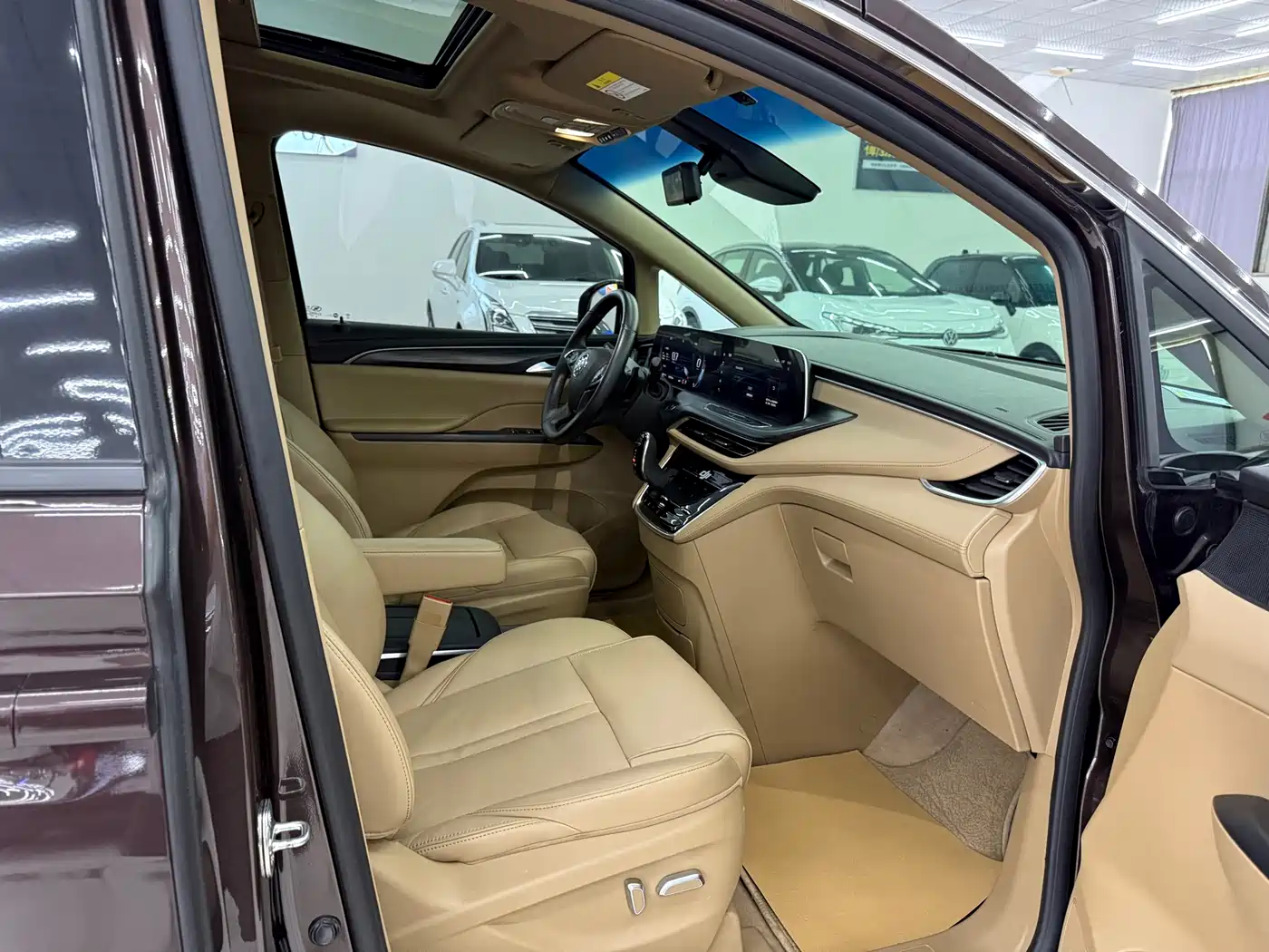 Buick GL8 2021 ES Landlord 653T Premium фото 6