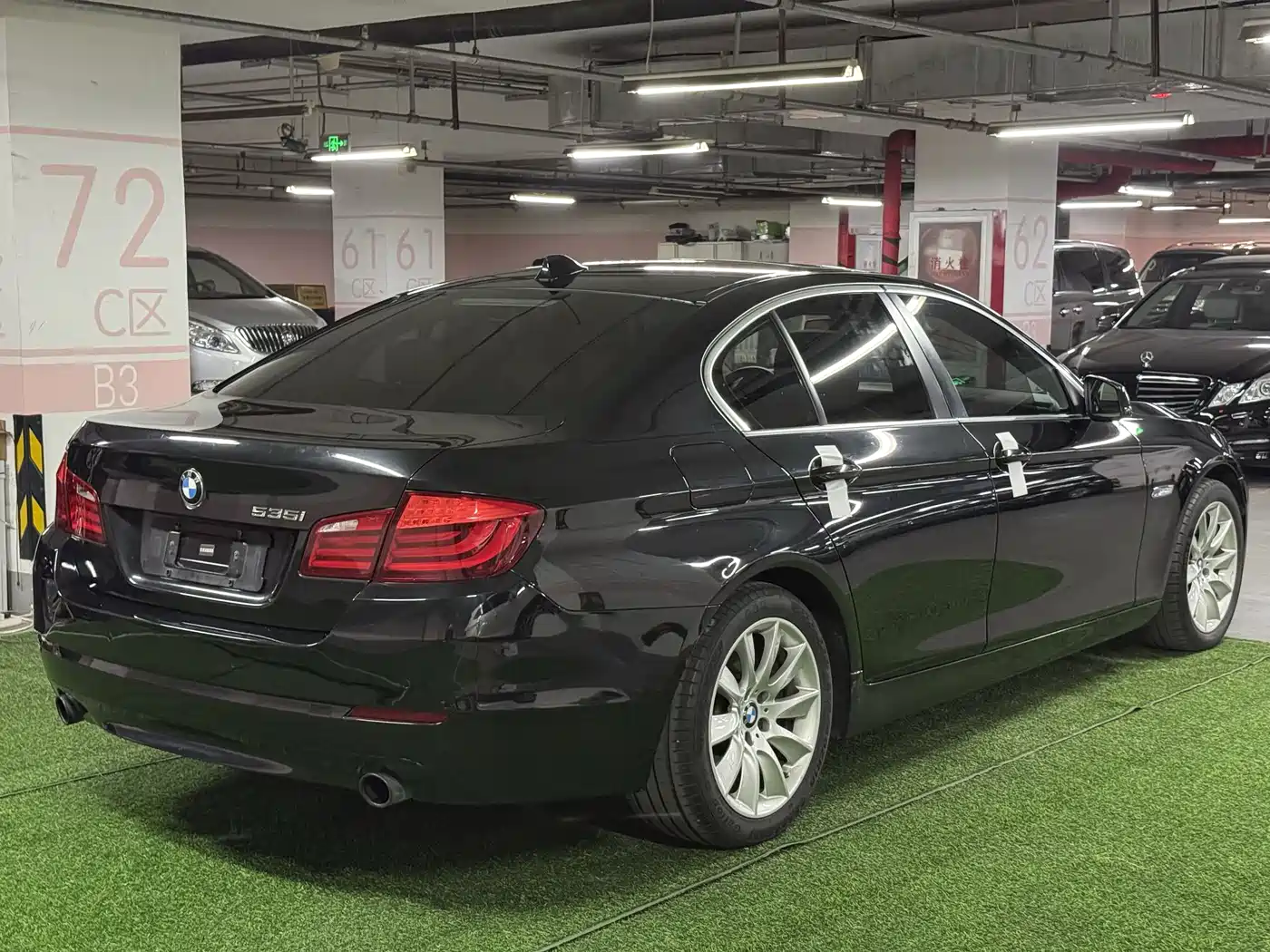 BMW 5 Series (Import) 2011 535i Luxury Sport фото 4