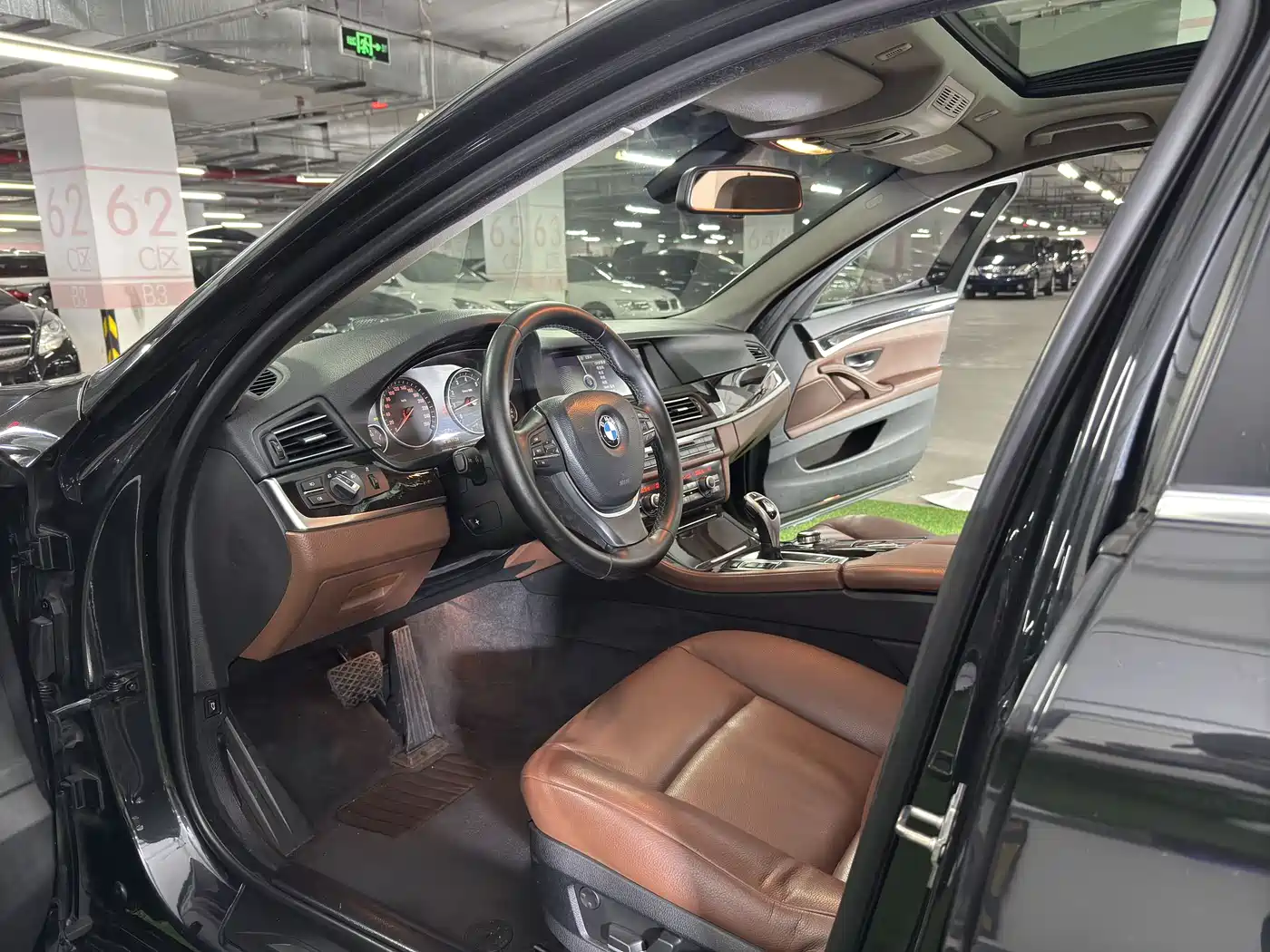 BMW 5 Series (Import) 2011 535i Luxury Sport фото 9