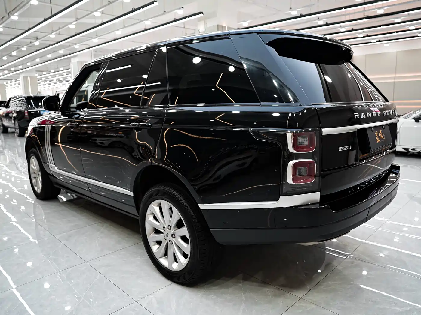 Land Rover Range Rover 2018 3.0 SC V6 Vogue Heritage Extended Edition фото 6