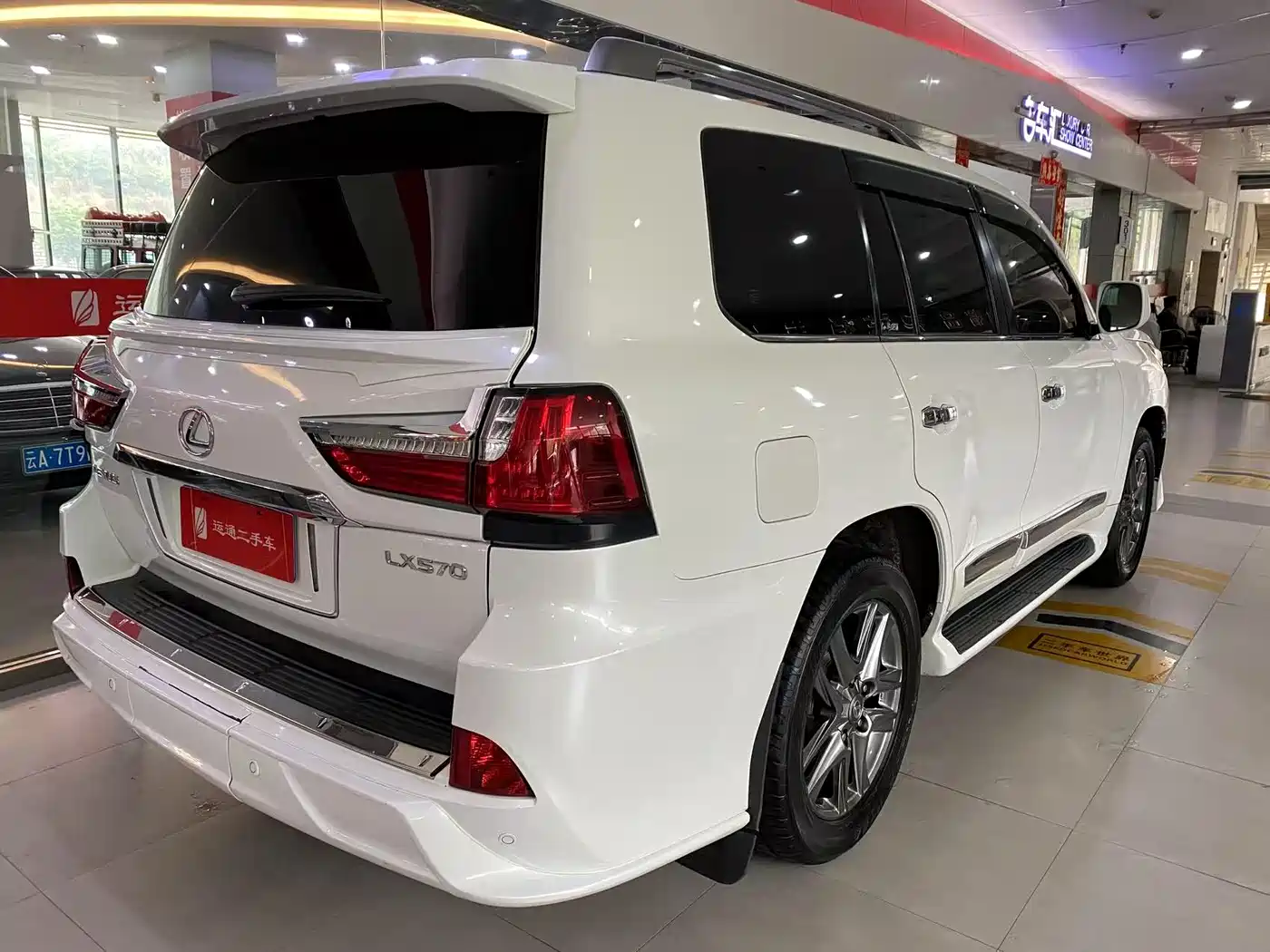 Lexus LX 2009 570 фото 4