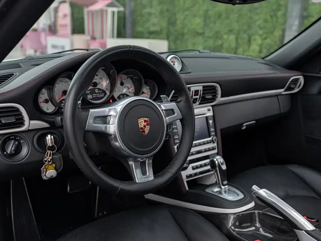 Porsche 911 2010 Turbo 3.8T фото 8