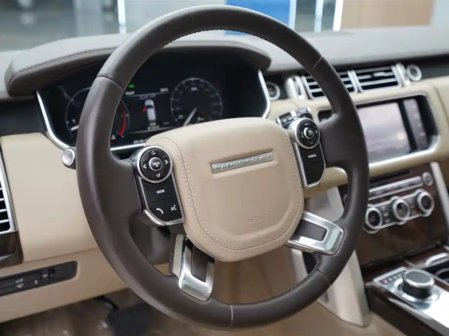 Land Rover Range Rover 2015 3.0 TDV6 Vogue фото 7
