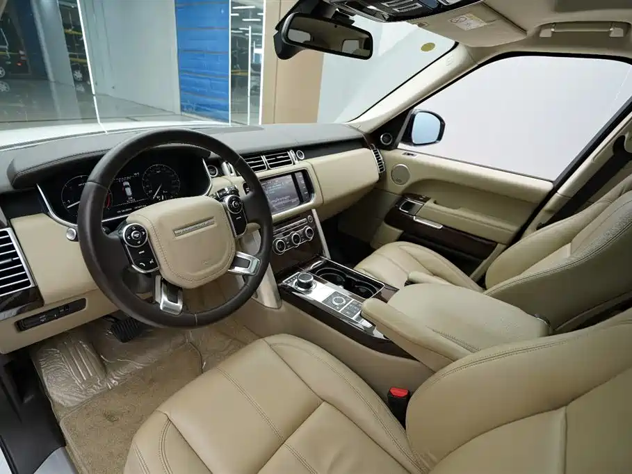 Land Rover Range Rover 2015 3.0 TDV6 Vogue фото 3