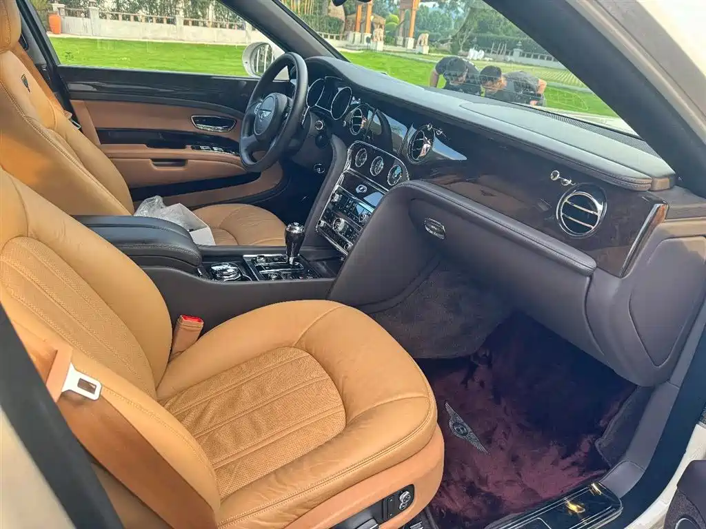 Bentley Mulsanne 2013 6.8T Mulliner Special Edition фото 9