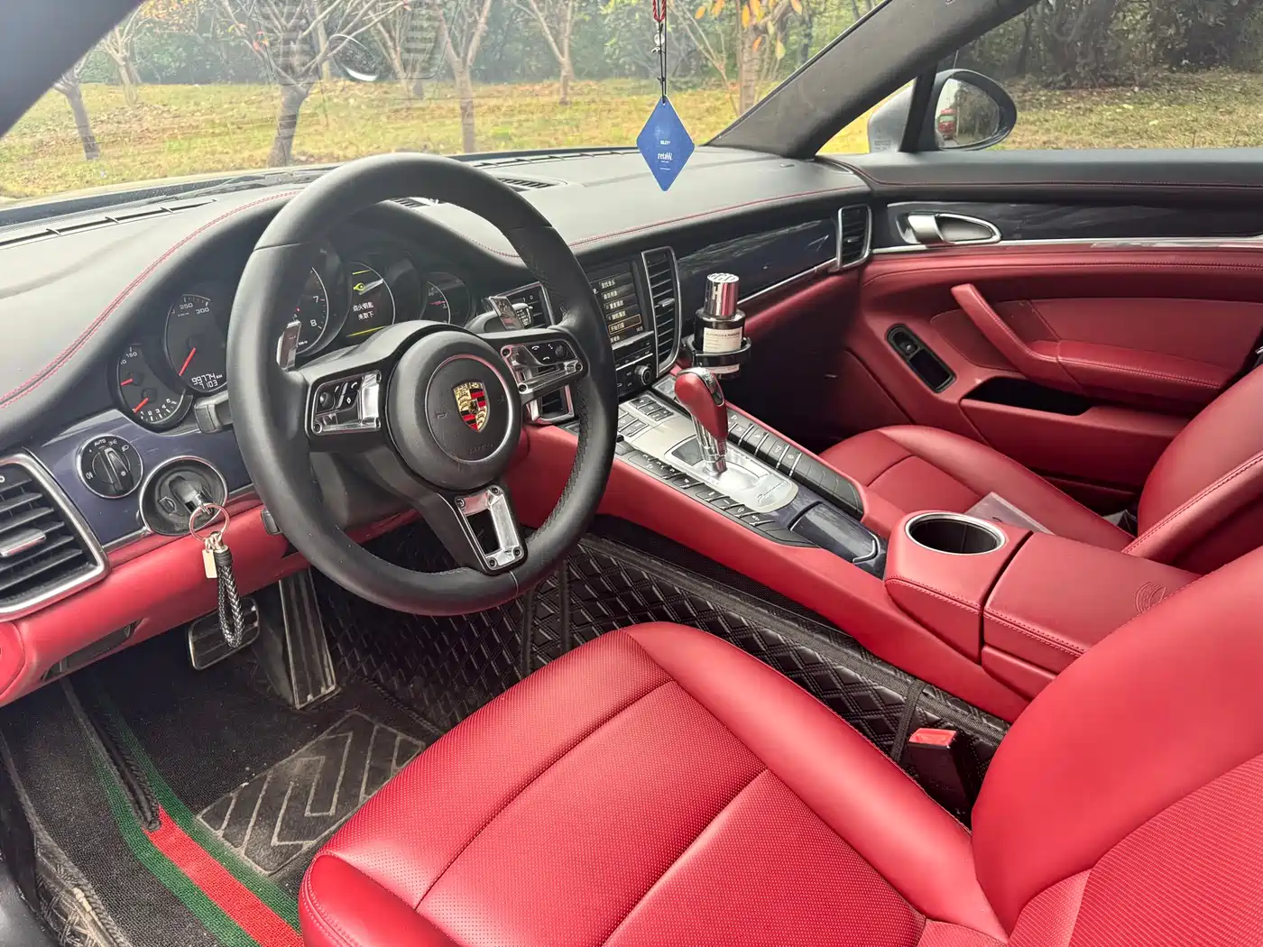Porsche Panamera 2010 Panamera 4 3.6L фото 7