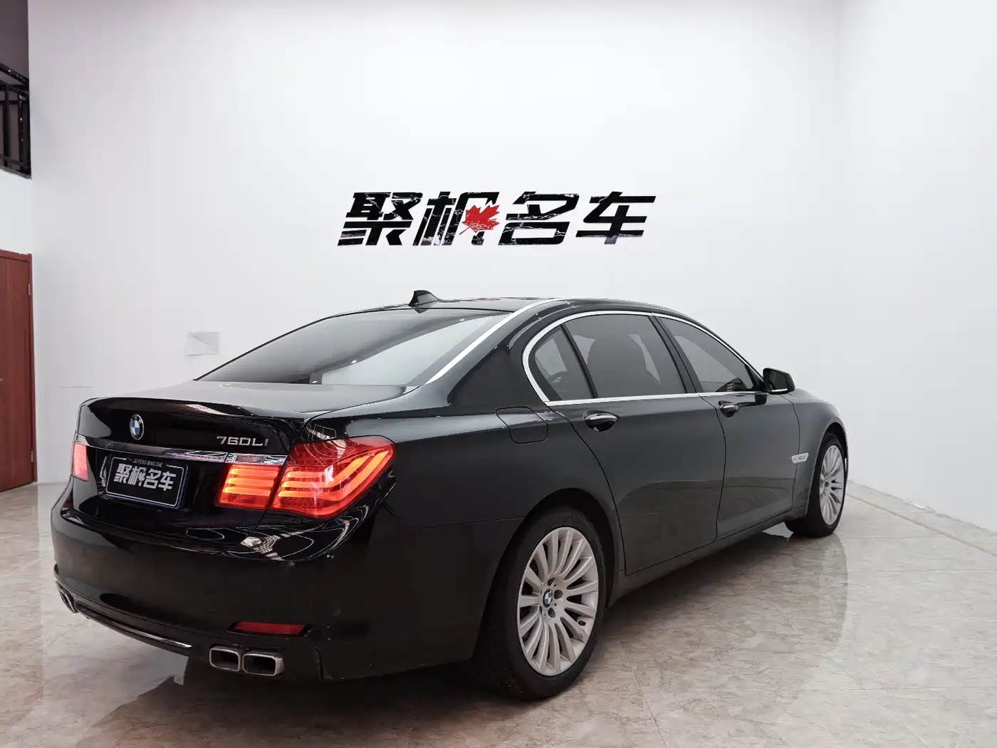BMW 7 Series 2010 760Li фото 3