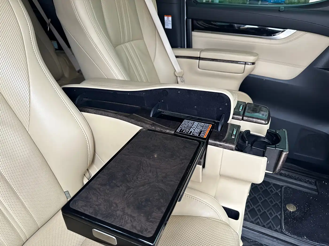 Toyota Alphard 2021 Hybrid 2.5L Premium фото 10