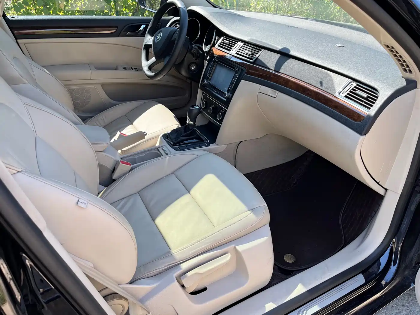 Škoda Superb 2013 1.8TSI Automatic Elite Edition фото 13