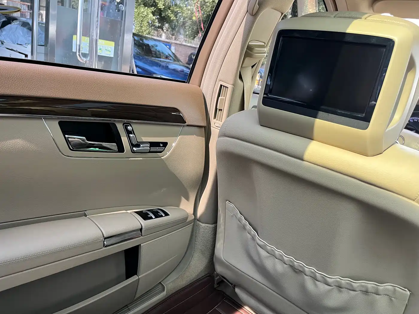 Mercedes-Benz S-Class 2012 S 300 L Luxury Grand Edition фото 31