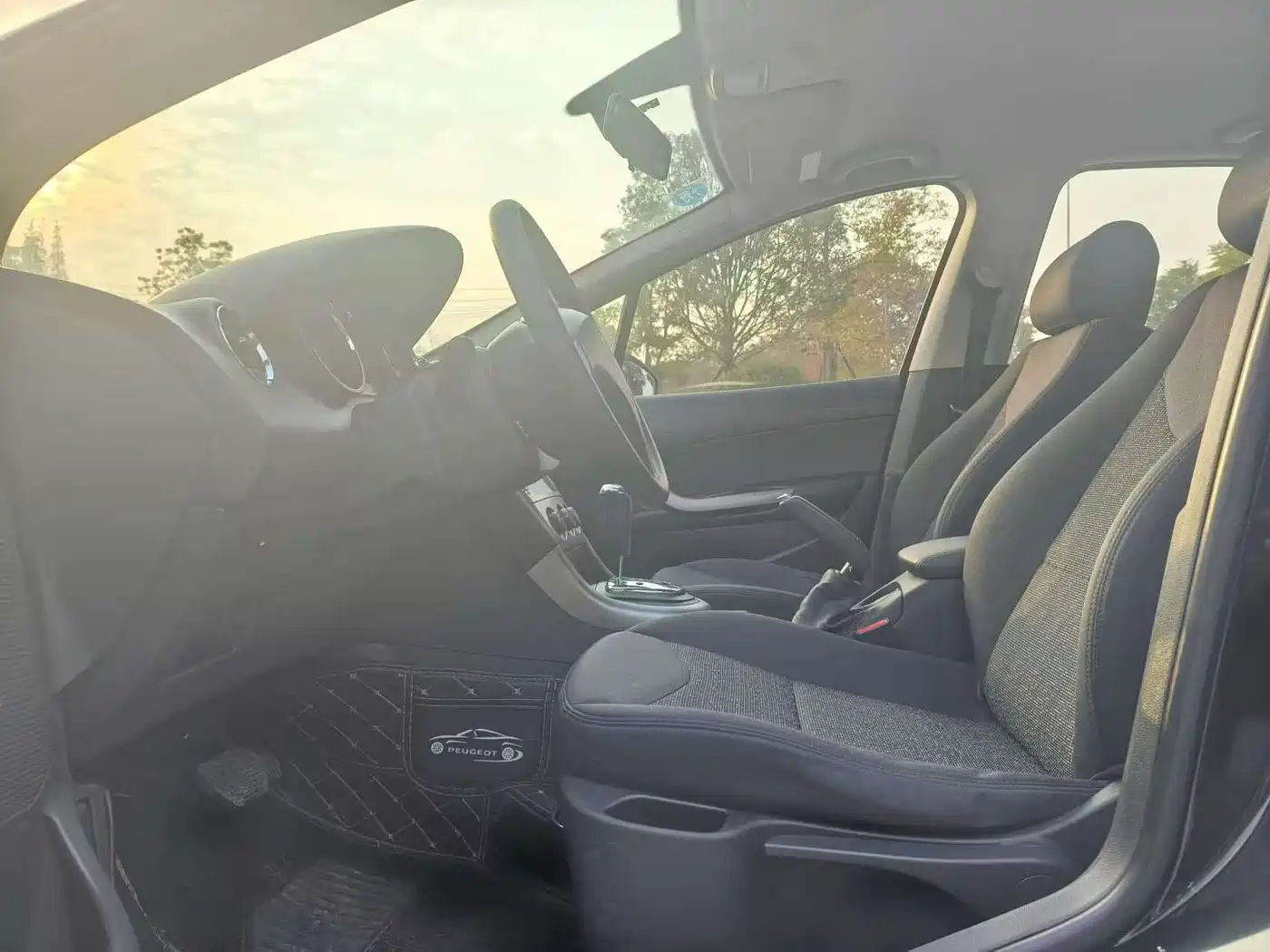 Peugeot 408 2012 2011 1.6L Automatic Comfort Edition