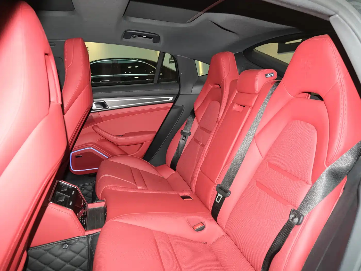 Porsche Panamera 2023 Panamera 2.9T Platinum Edition фото 8