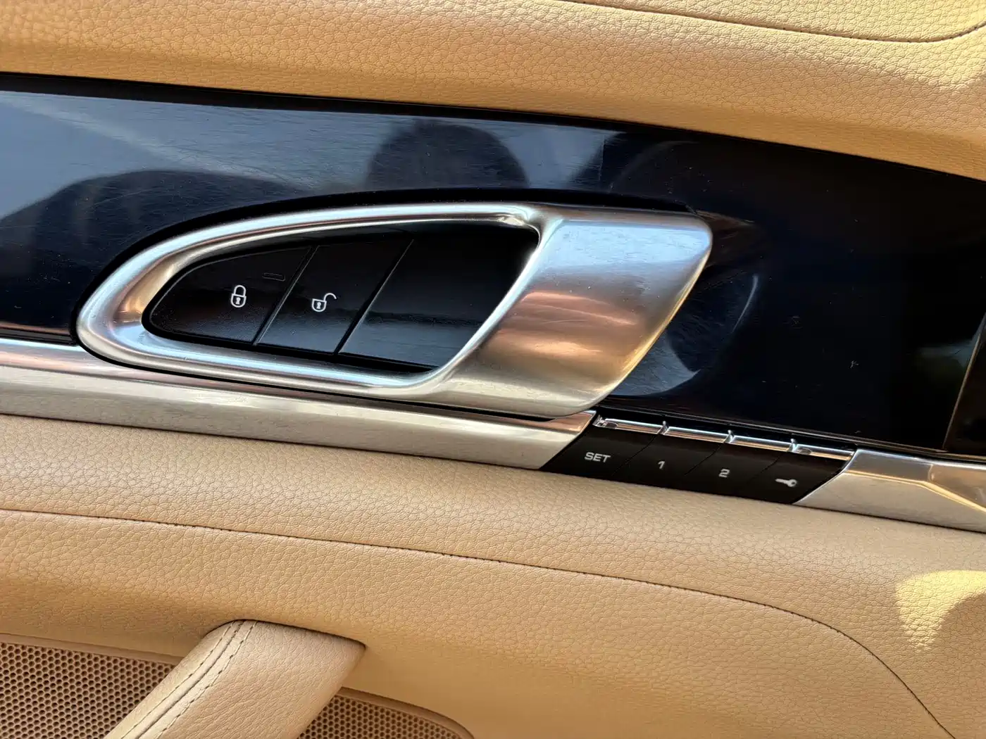 Porsche Panamera 2014 Panamera 4 3.0T фото 10