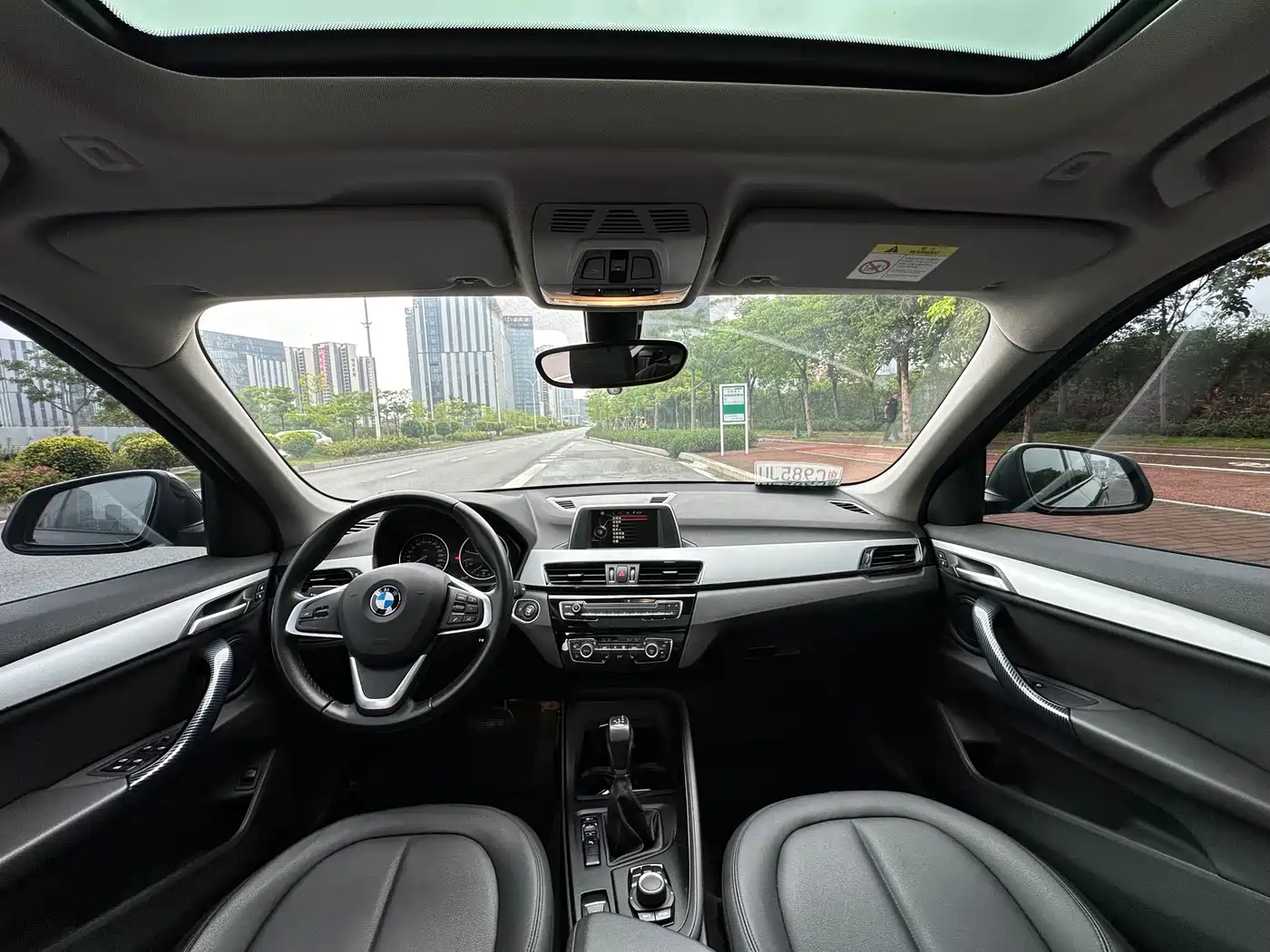 BMW X1 2016 sDrive18Li Premium Model фото 8
