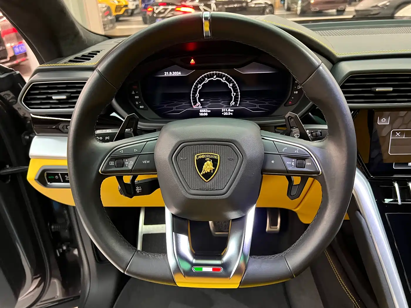 Lamborghini Urus 2021 4.0T V8 фото 11