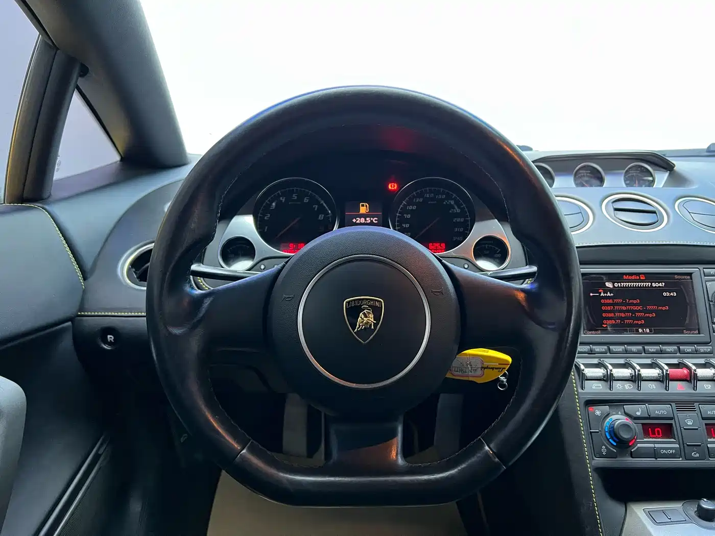Lamborghini Gallardo 2011 Lamborghini Gallardo LP 560-4 Bicolore фото 11