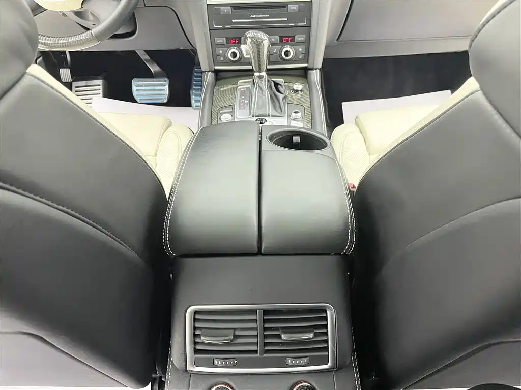 Audi Q7 2010 Model 6.0 V12 TDI Flagship фото 16