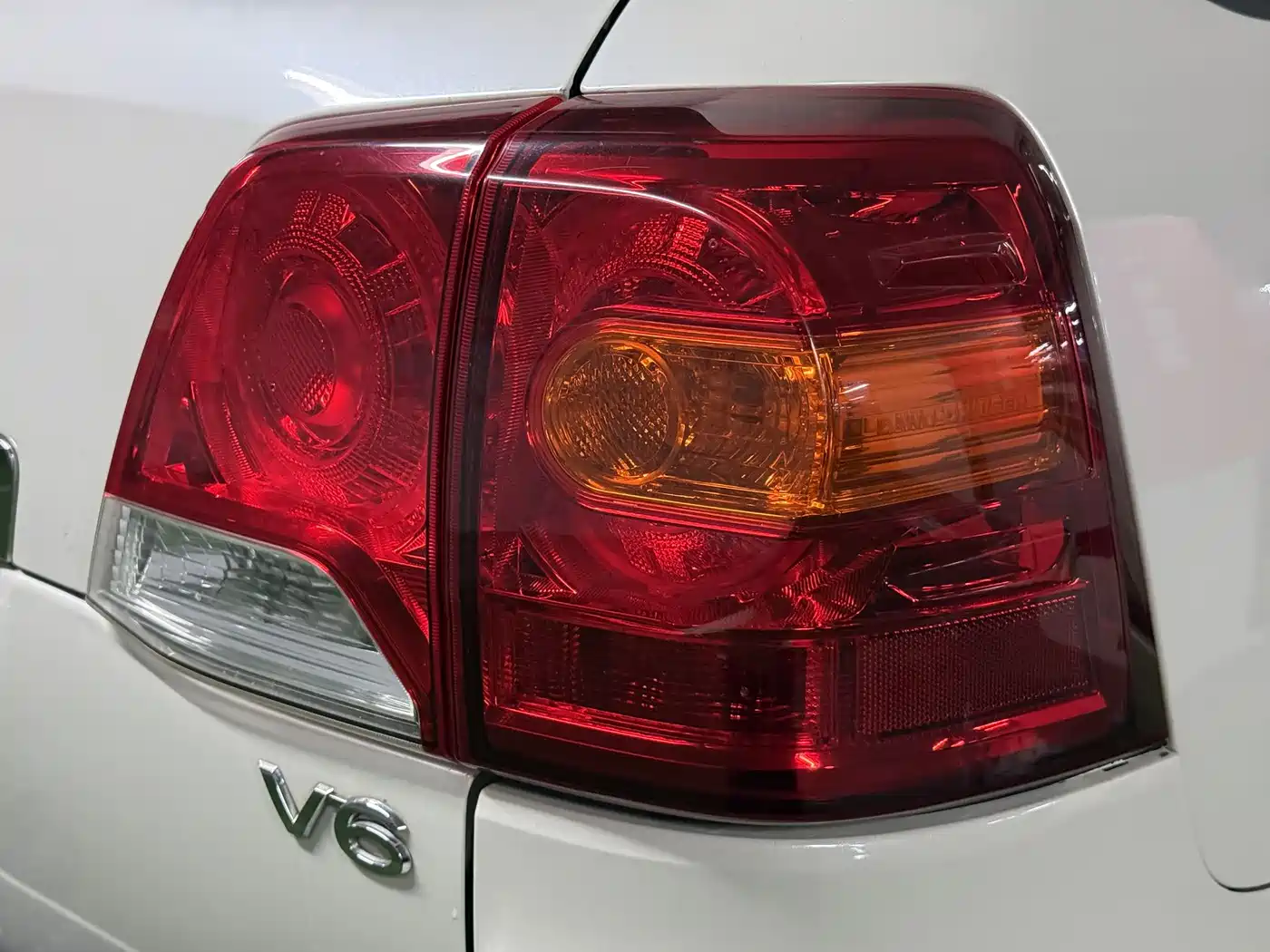 Toyota Land Cruiser (Import) 2015 4.0L V6 Middle East Limited Edition фото 14
