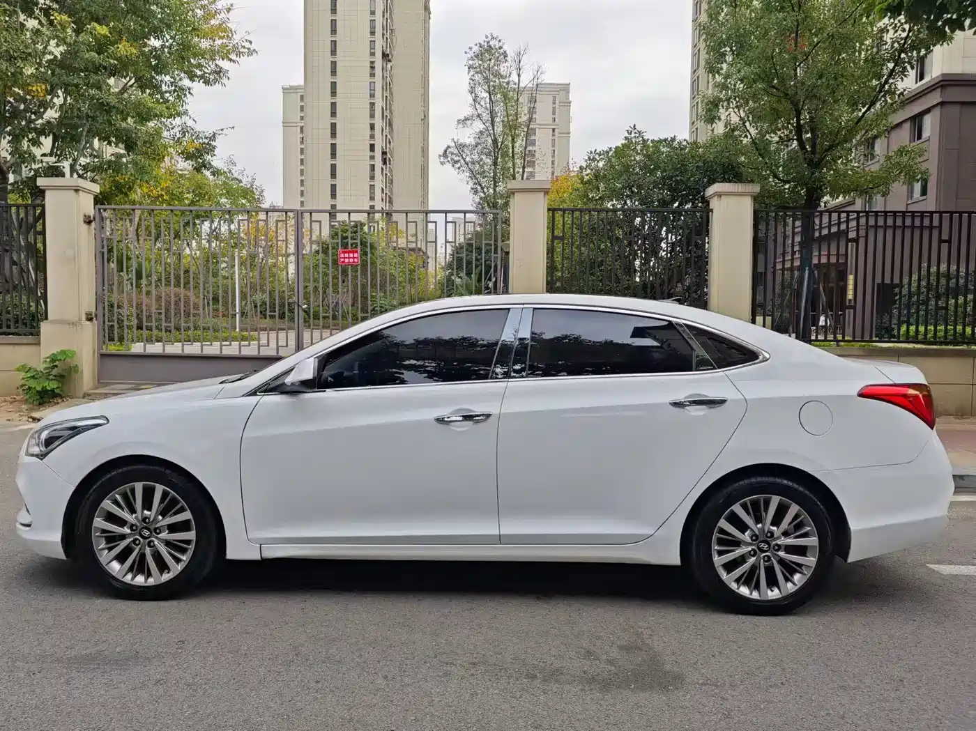 HYUNDAI NAME PICTURE