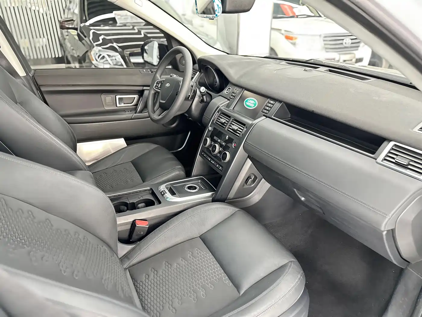 Land Rover Discovery Sport 2016 2.0T S фото 7