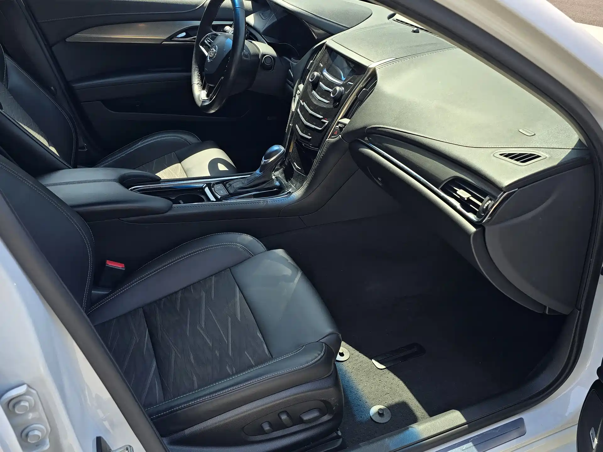 Photo 8 - Cadillac ATS-L