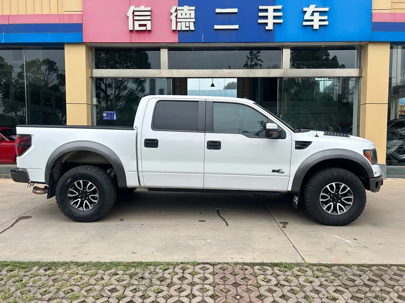 Ford F-150 Raptor 2013 2011 6.2L SVT Raptor SuperCrew