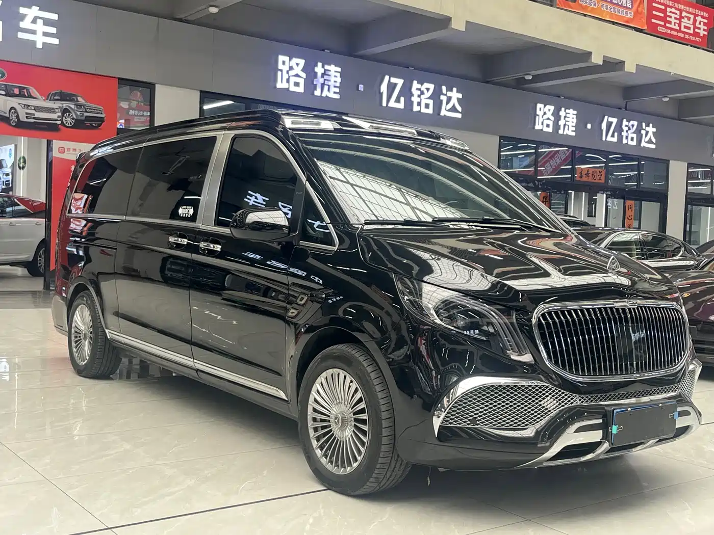 Mercedes-Benz Vito 2023 2.0T Business 7-Seater фото 3