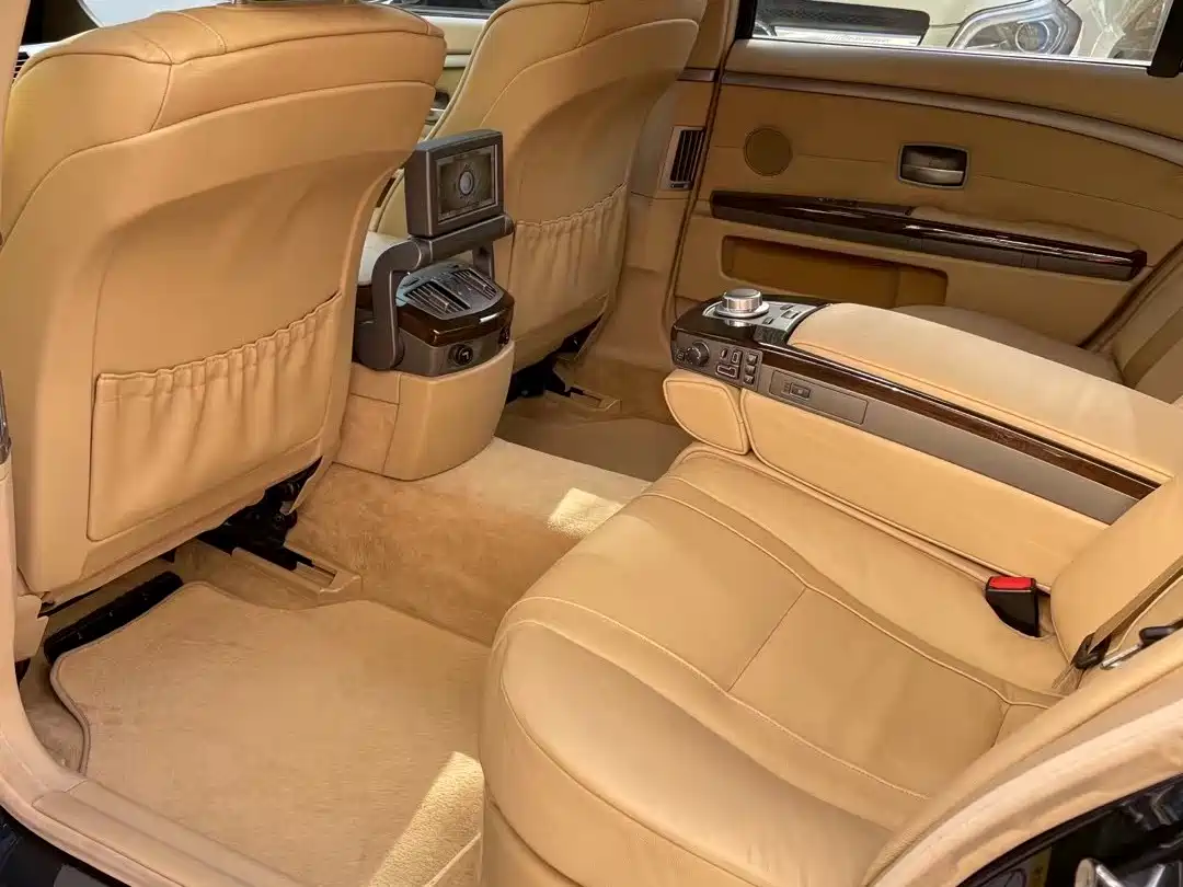 BMW 7 Series 2008 Model 730Li Classic Edition фото 32