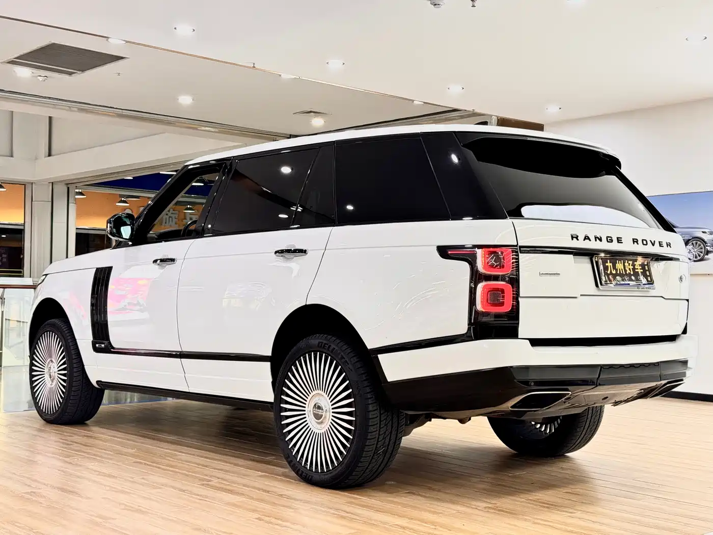Land Rover Range Rover 2016 3.0 SC V6 Vogue LWB фото 5
