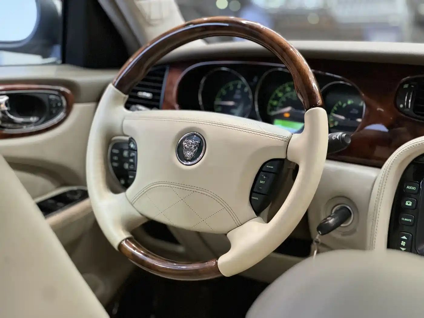 Jaguar XJ 2003 2004 Model XJ8 4.2