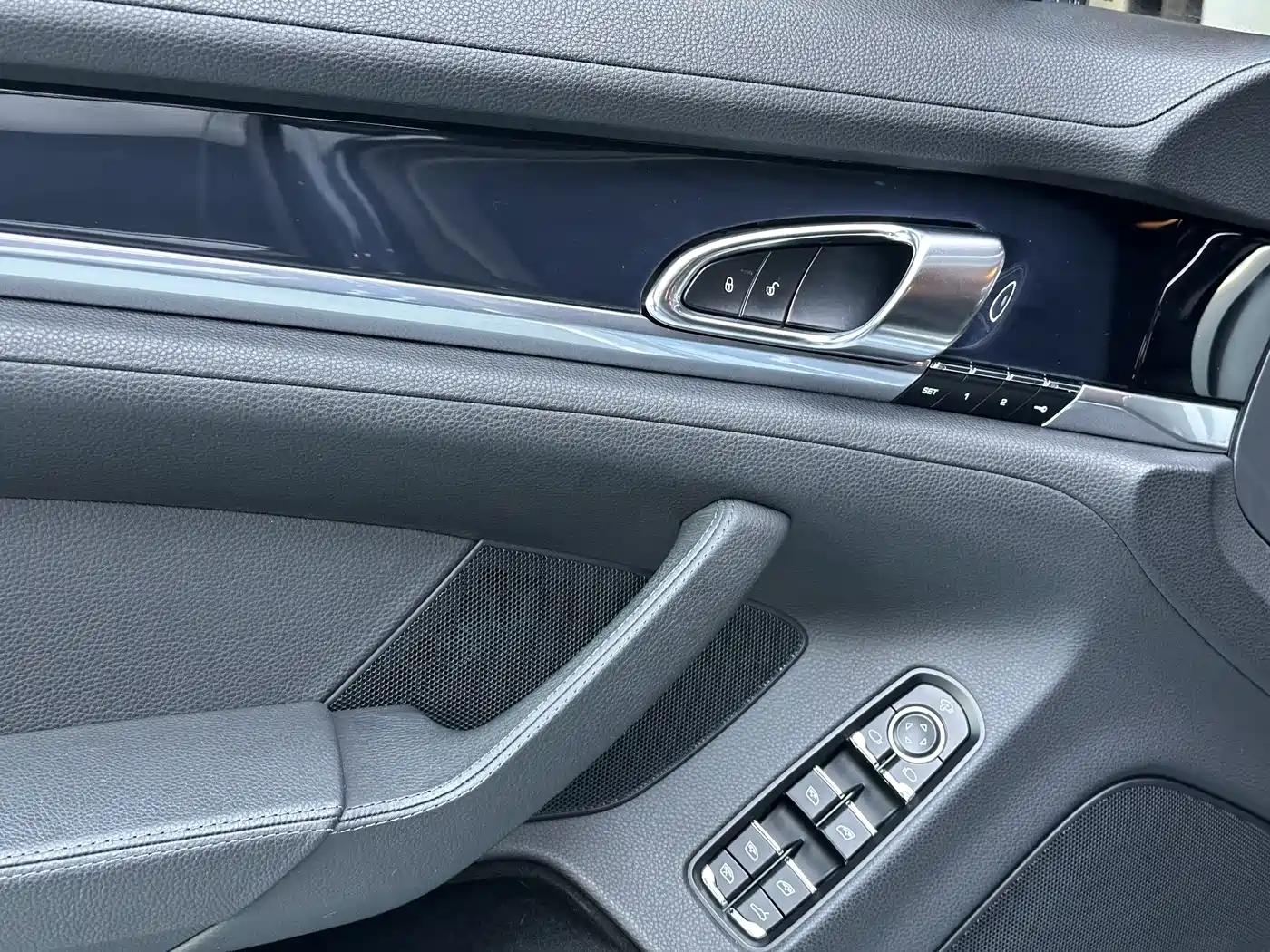 Porsche Panamera 2014 Panamera 4 3.0T фото 8