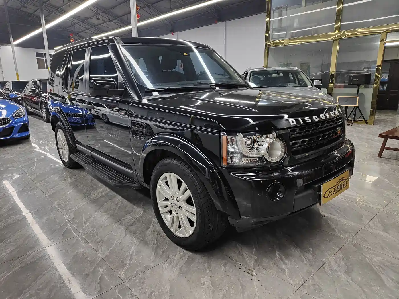 Land Rover Discovery 2009 Model 2.7 TDV6-S фото 3