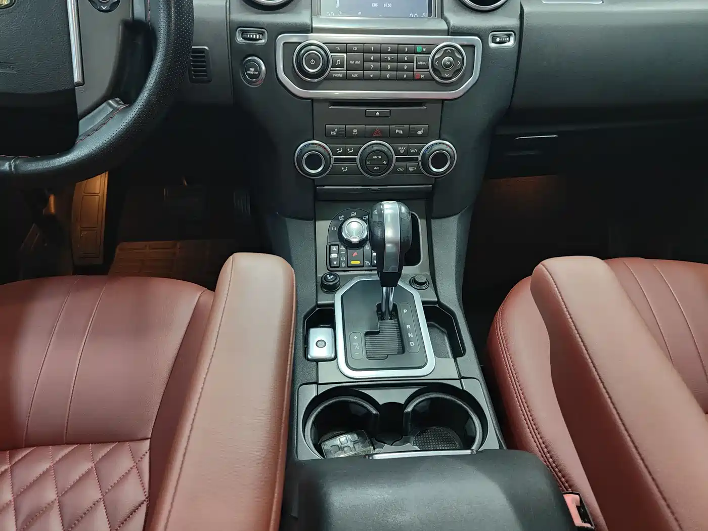 Land Rover Discovery 2009 Model 2.7 TDV6-S фото 11